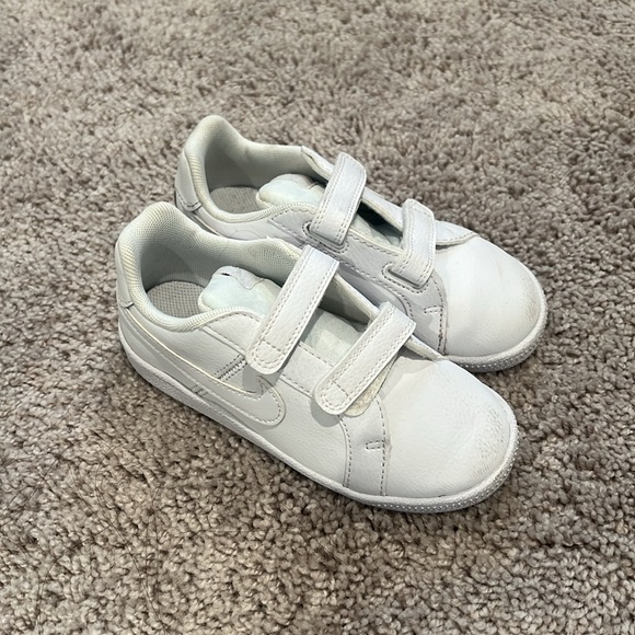 Nike - Picture 2 of 2